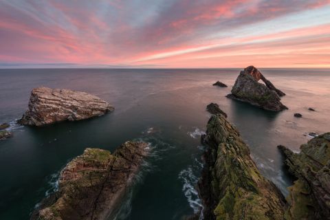 Kust van Moray Firth bij zonsopgang